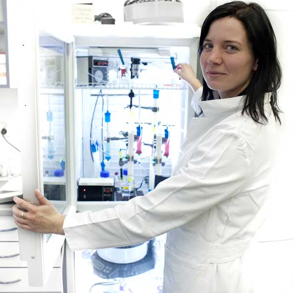 Orderly storage of chemicals in laboratory refrigerator